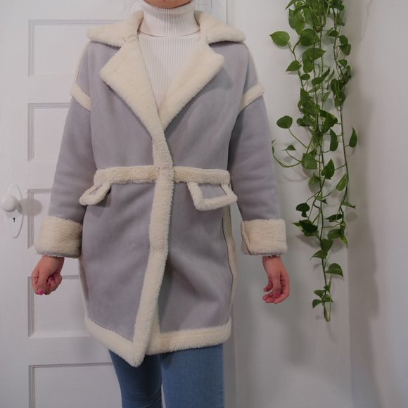 Colorblock pastel blue faux fur coat. Size: US S/XS Very soft and warm - Picture 3 of 14